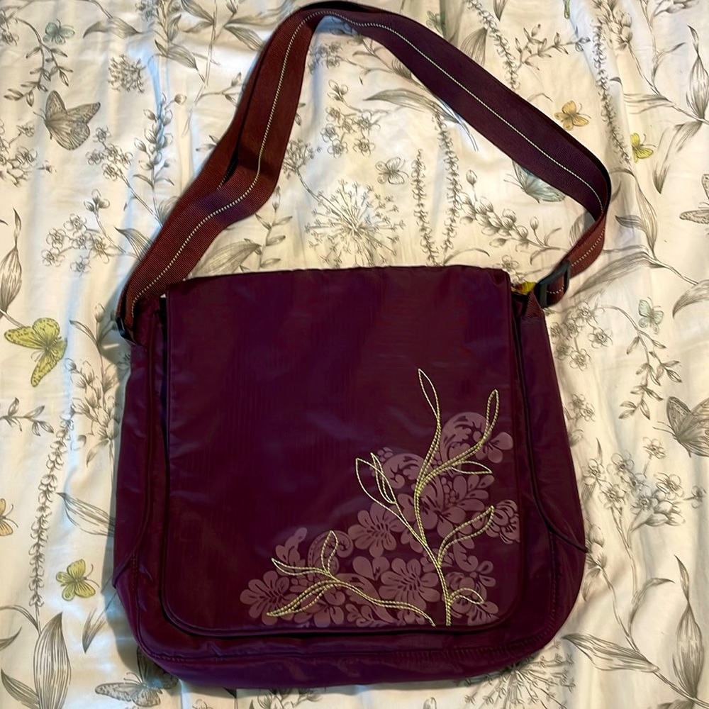 EDDIE BAUER Nylon Messenger Bag converts to Long Crossbody. NWOT